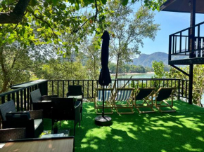 Sweed Dee Seaview Hostel